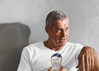 Muscle Daddy Taking a Selfie at the Gym